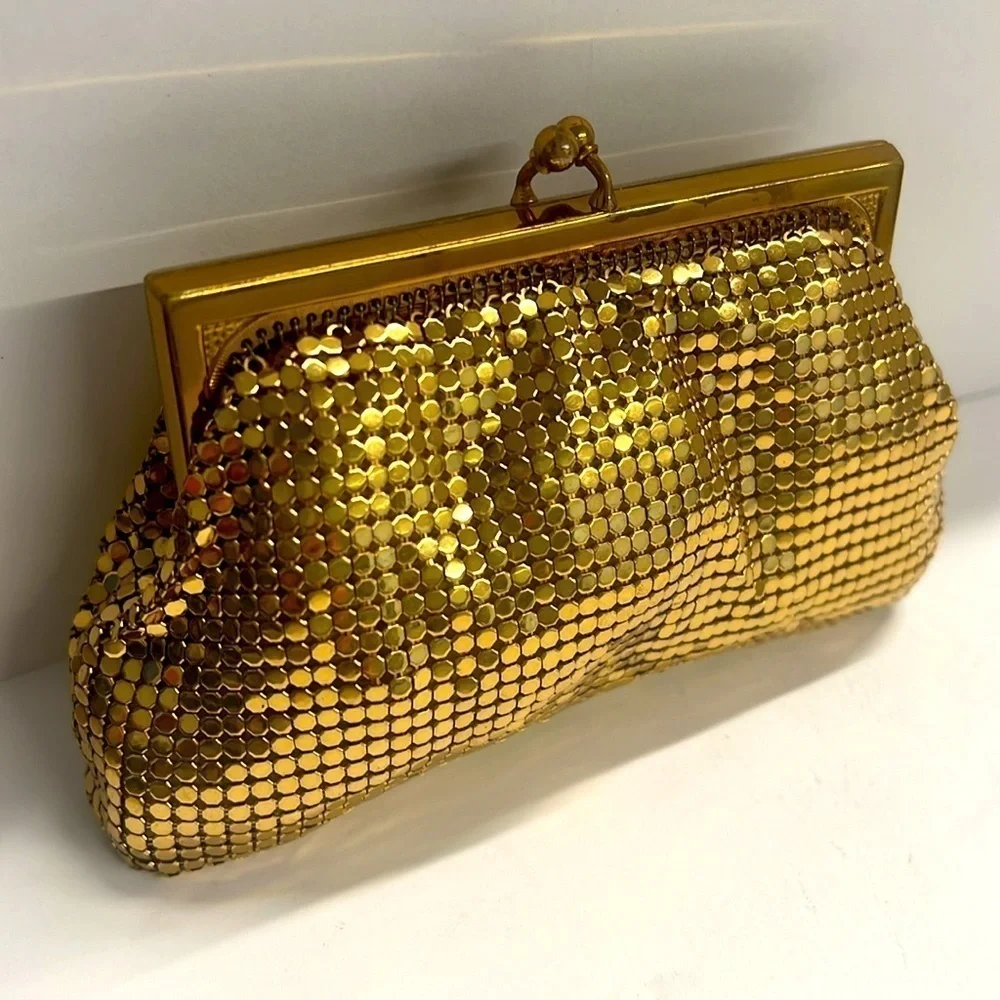 Whiting and Davis Vintage Made in USA Brass Mesh Kisslock Change Purse Wallet